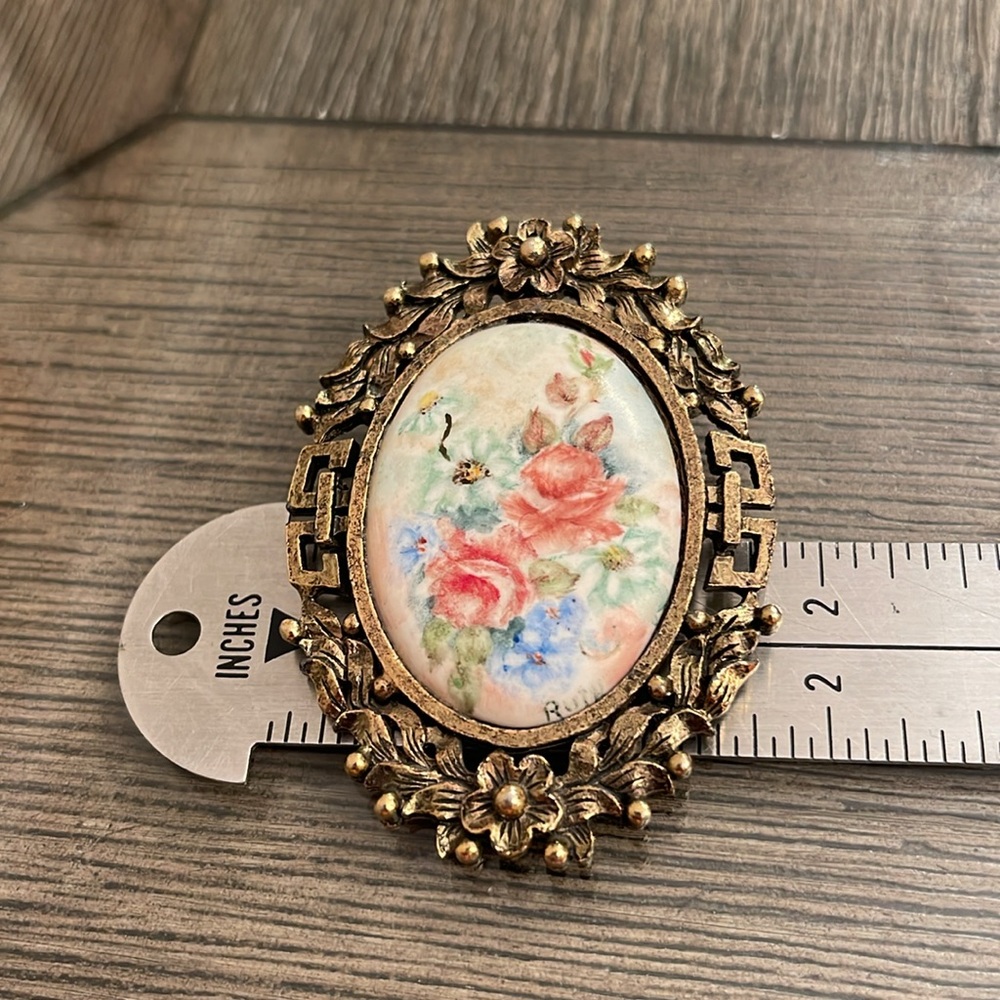 Vintage Hand Painted Ceramic Floral Cameo in a Antique Gold-tone Frame - Picture 9 of 16